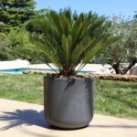 Pot rond Basalt’up gris anthracite 67 L en plastique pour jardin, terrasse ou balcon