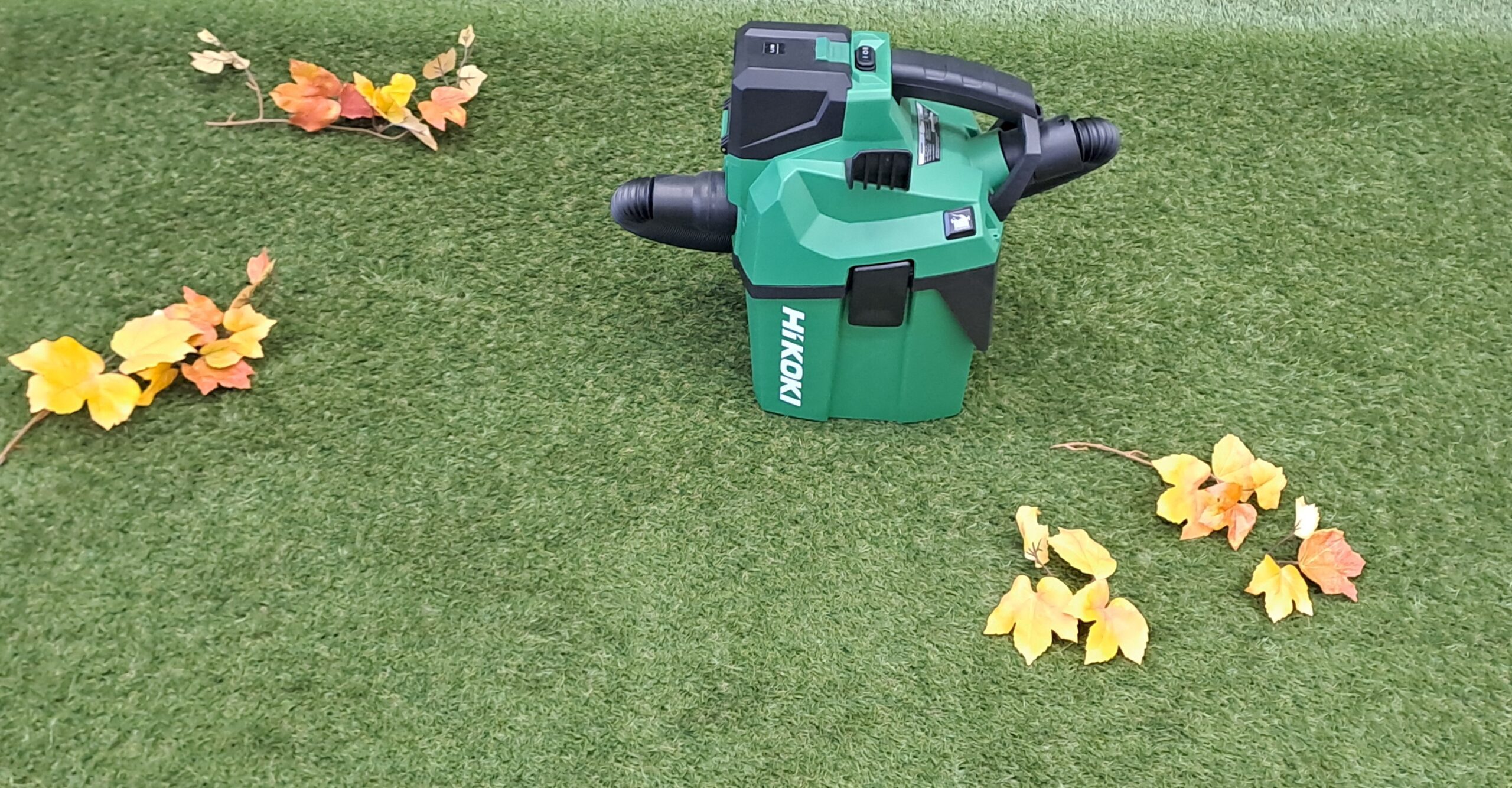 Aspirateur sans fil 18 V portable, idéal pour aspirer poussière, saletés et petits débris dans la maison, l’atelier, la voiture ou le jardin. Aspirateur sans fil 18 V – Nettoyage portable et pratique