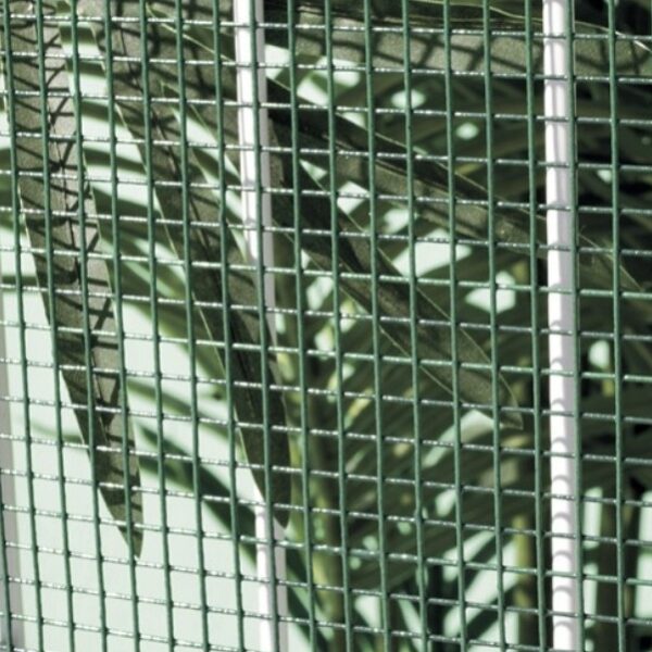Rouleau de grillage métallique plastifié vert à mailles carrées 12,7 × 12,7 mm fil 0,65 mm