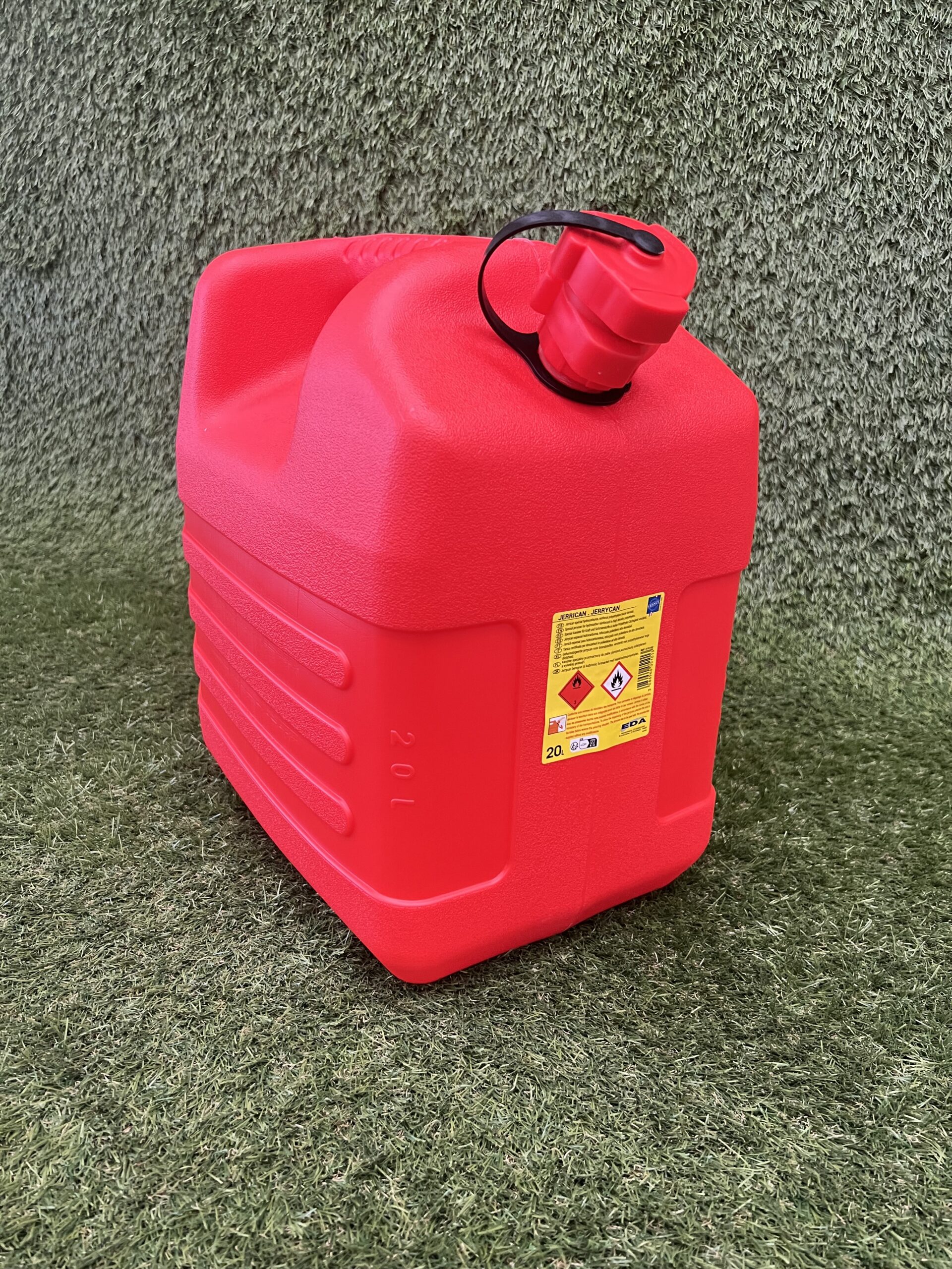 Jerrican plastique 20 L rouge – Conteneur de stockage Jerrican en plastique rouge 20 L pour stockage et transport de liquides