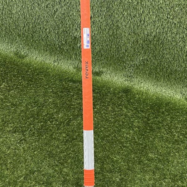 Pelle de manutention robuste pour déplacer matériaux et débris