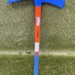 Pioche‑hache robuste pour creuser, couper et décomposer la terre