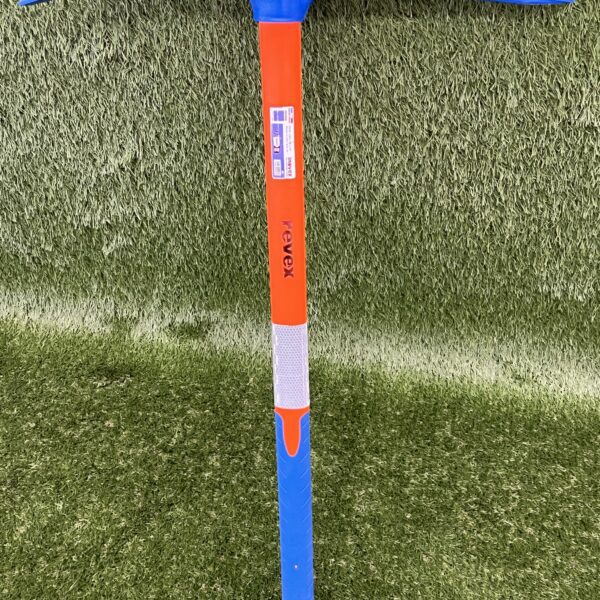 Pioche terra robuste pour creuser et ameublir le sol