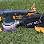 Ponceuse excentrique avec 27 disques d’abrasion pour ponçage polyvalent