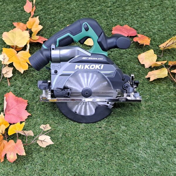 Scie circulaire sans fil C3606DBW2Z pour découpes précises