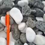 Galets marbre Zèbre — pierres décoratives naturelles à motifs zébrés pour aménagements paysagers extérieurs.