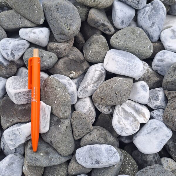 Galets décoratifs Zen Tri calibre 30‑60 mm – pierres naturelles multicolores pour aménagements paysagers extérieurs.