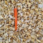 Graviers marbre jaune pur calibre 8-16 mm – graviers décoratifs naturels pour aménagements paysagers extérieurs.