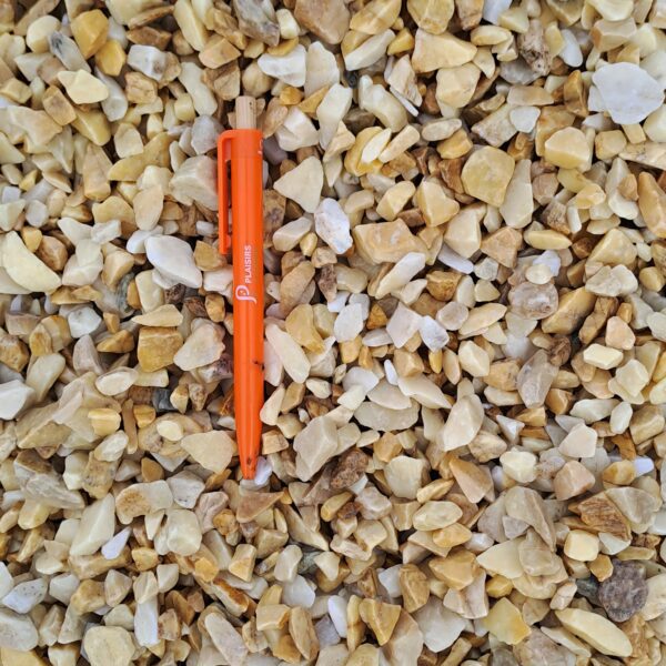 Graviers marbre jaune pur calibre 8-16 mm – graviers décoratifs naturels pour aménagements paysagers extérieurs.
