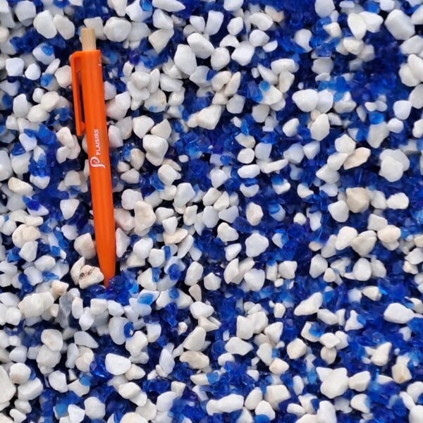 Graviers Mix Océan Bleu – graviers décoratifs naturels multicolores pour aménagements paysagers extérieurs.