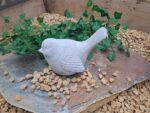 Oiseau décoratif en ciment gris 20 × 15 × 16 cm pour décoration intérieure ou extérieure.