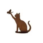 Statue de chat en métal rouillé avec papillon sur la patte, sur socle, 49 x 50 cm
