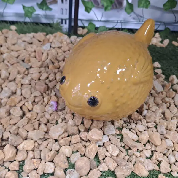 Poisson décoratif en céramique jaune FLY, dimensions 20,5 × 12 × 10 cm, pour décoration intérieure.