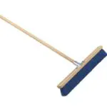 Balai atelier 60 cm EM Revex avec manche en bois pour nettoyer les grandes surfaces et sols durs