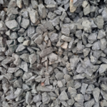 Gravier gris bleuté 6-10 mm pour aménagement extérieur et décoration de jardin