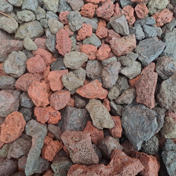 Pouzzolane naturelle 20/40 mm pour paillage minéral et aménagement paysager