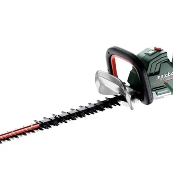Taille-haie sans fil Metabo 18 V avec lame de 55 cm pour la taille précise des haies, arbustes et buissons.
