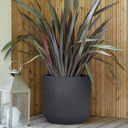 Pot rond Basalt’Up anthracite 32,5 L en plastique pour balcon, terrasse ou jardin