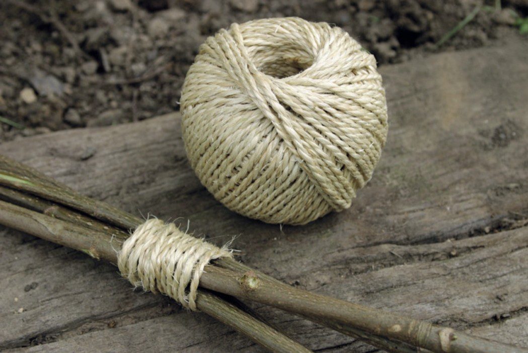 Ficelle en sisal naturel pour attacher plantes https://plaisirsetjardins.com/wp-content/uploads/2026/01/ficelle-sisal-naturelle-147012.jpg
