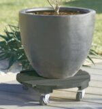 Support roule-pot en bois teinté anthracite avec roulettes pour pot de jardin ou pot de fleurs