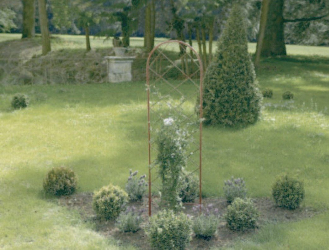 Treillis métal rouillé décoratif à planter pour jardin Treillis métal décoratif rouillé à planter pour jardin et support de plantes grimpantes