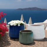 Pot Milos en céramique décorative pour plantes d’intérieur ou extérieur abrité.