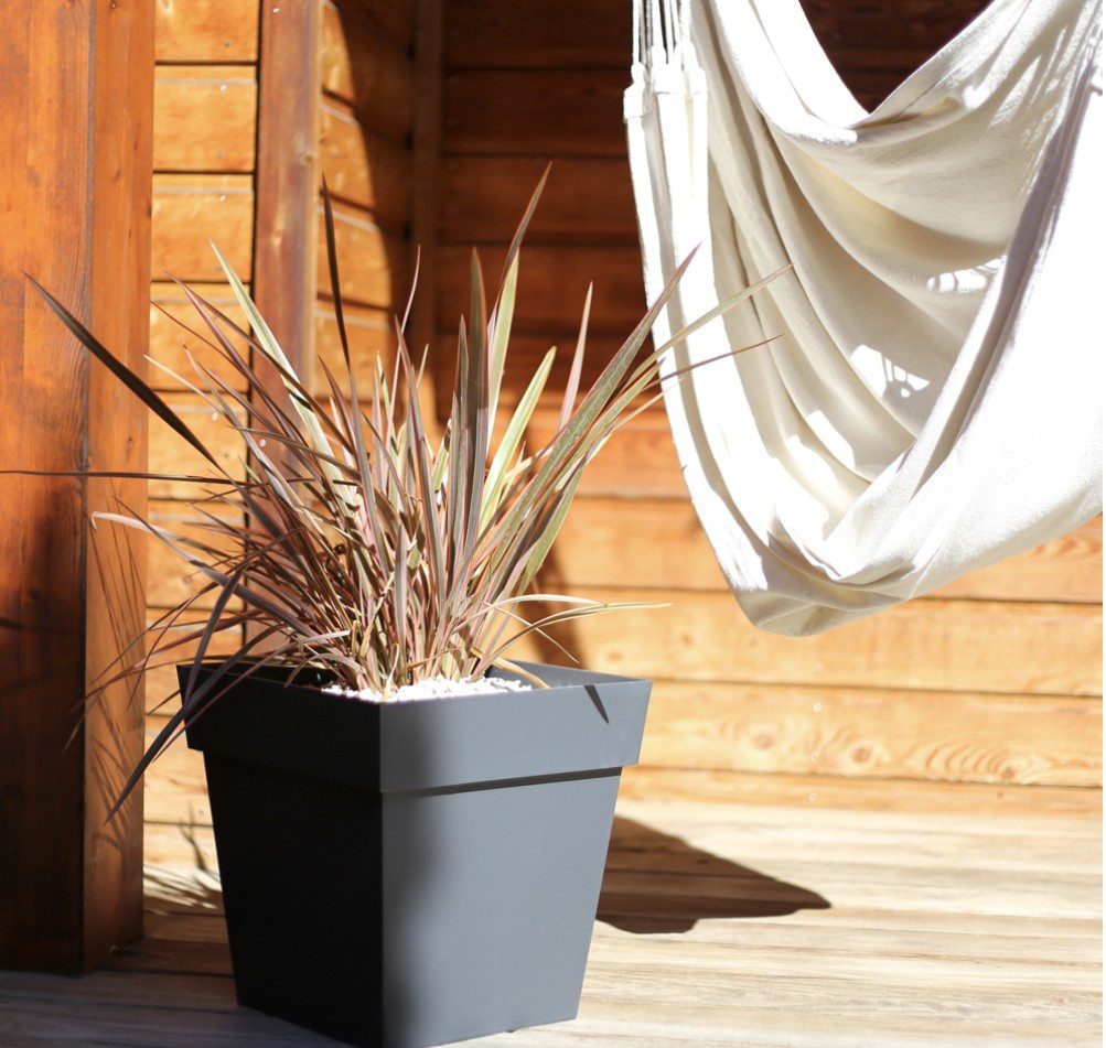 Pot Toscane anthracite 87 L https://plaisirsetjardins.com/wp-content/uploads/2026/02/pot-toscane-anthracite-87l.jpg