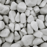 Galet décoratif en marbre blanc pur Premium de calibre 30 à 60 mm, idéal pour les massifs, allées et aménagements paysagers.