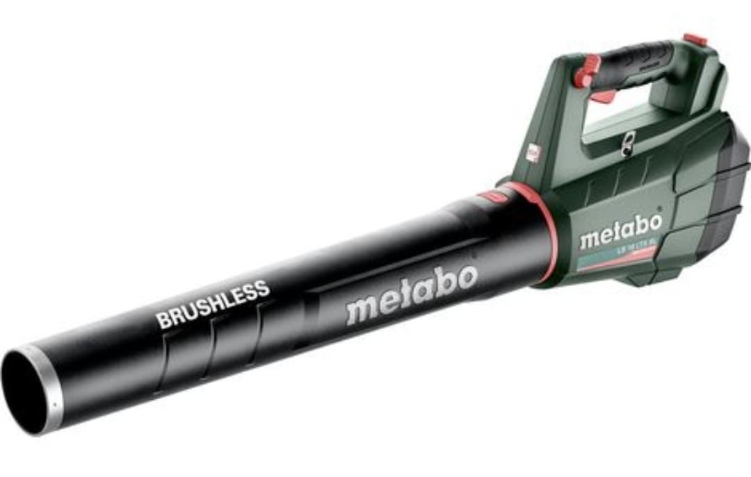 Souffleur sans fil Metabo 18 V Brushless Souffleur sans fil Metabo 18 V Brushless pour le nettoyage des feuilles, poussières et débris dans le jardin, sur les allées et les terrasses.