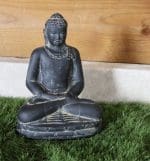 Statue de Bouddha assis en méditation